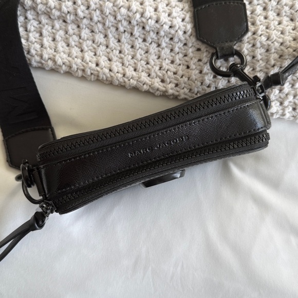 Marc Jacobs The Snapshot Black Crossbody Bag in great condition! - Picture 3 of 4